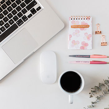  《再见列宁》：穿越两德统一的怀旧温情与历史追问（再见列宁）